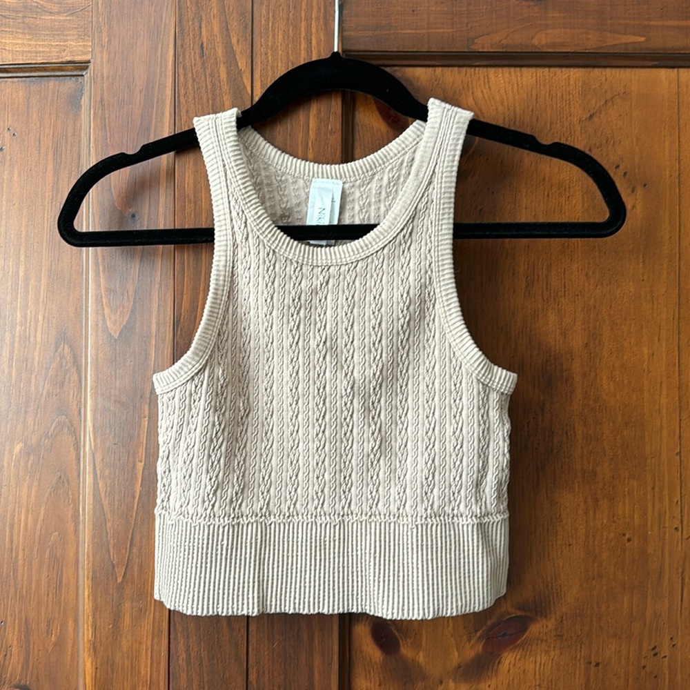Nikibiki top